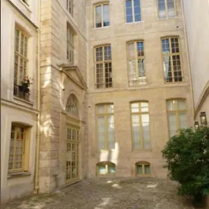 Charming Cosy Triplex In Trendy Marais Apartment Paris